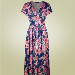Cute maxi dress with pockets!